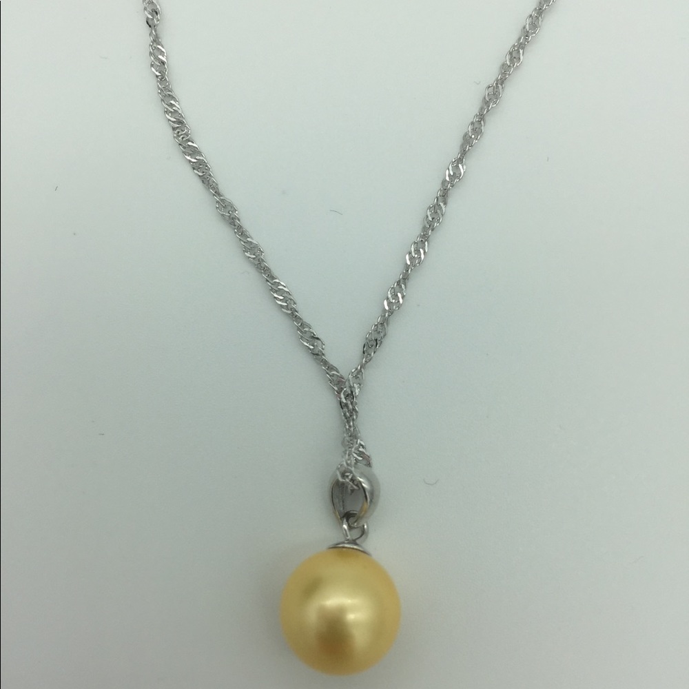 Brand New Pearl Necklace